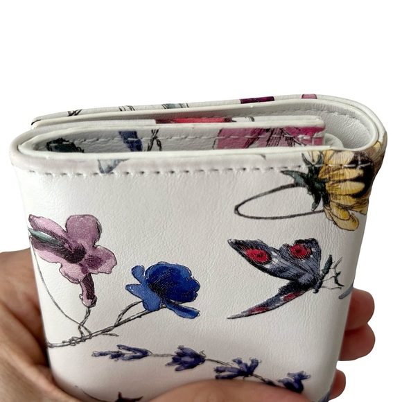 Christian Dior Caro 4 Saisons Hiver Printed White Calfskin Bi-Fold Small Wallet - Picture 5 of 11